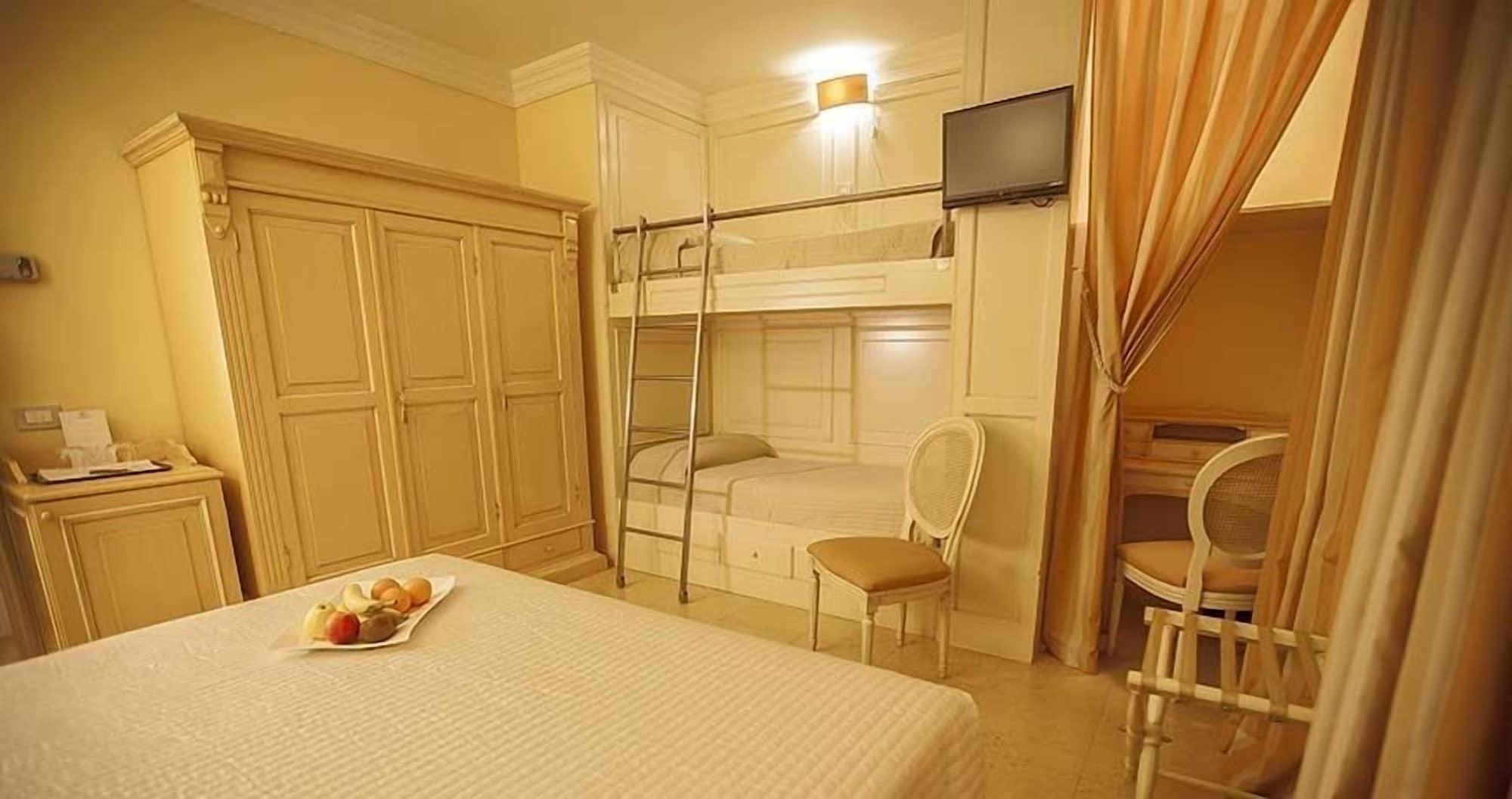 Palace Hotel เวียสเต ภายนอก รูปภาพ