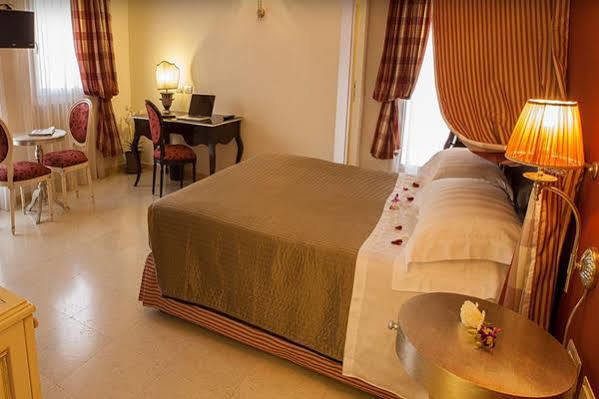 Palace Hotel เวียสเต ภายนอก รูปภาพ
