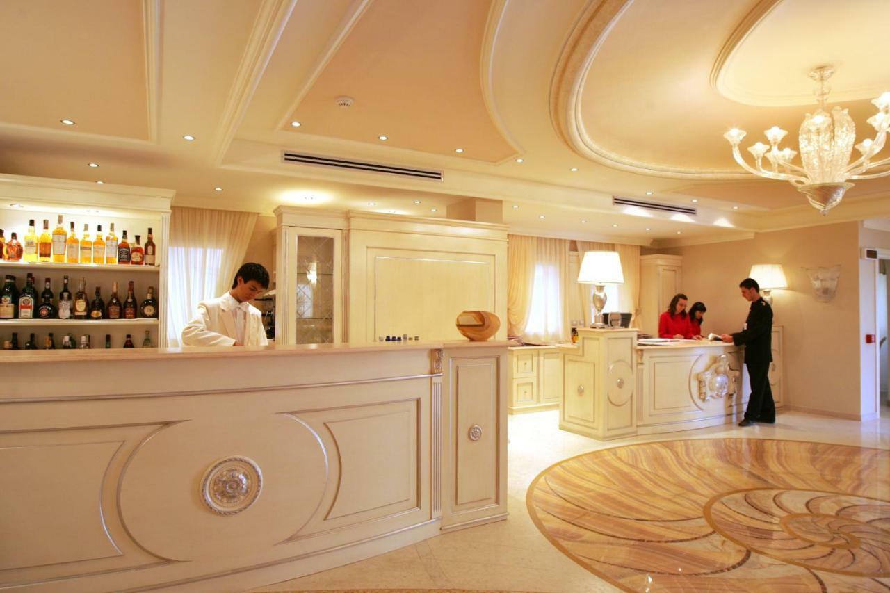Palace Hotel เวียสเต ภายนอก รูปภาพ